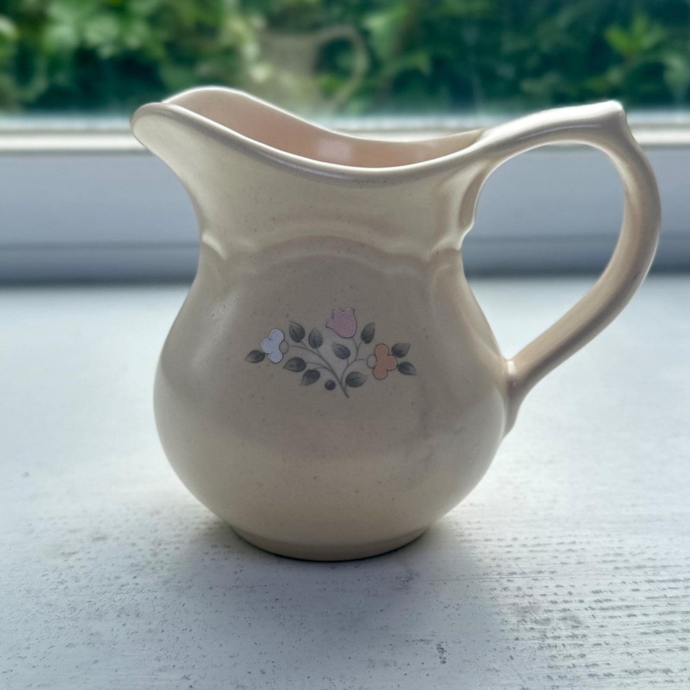 Vintage Pfaltzgraff Ceramic Creamer Pitcher Ivory Scalloped Rim Small Milk Jug